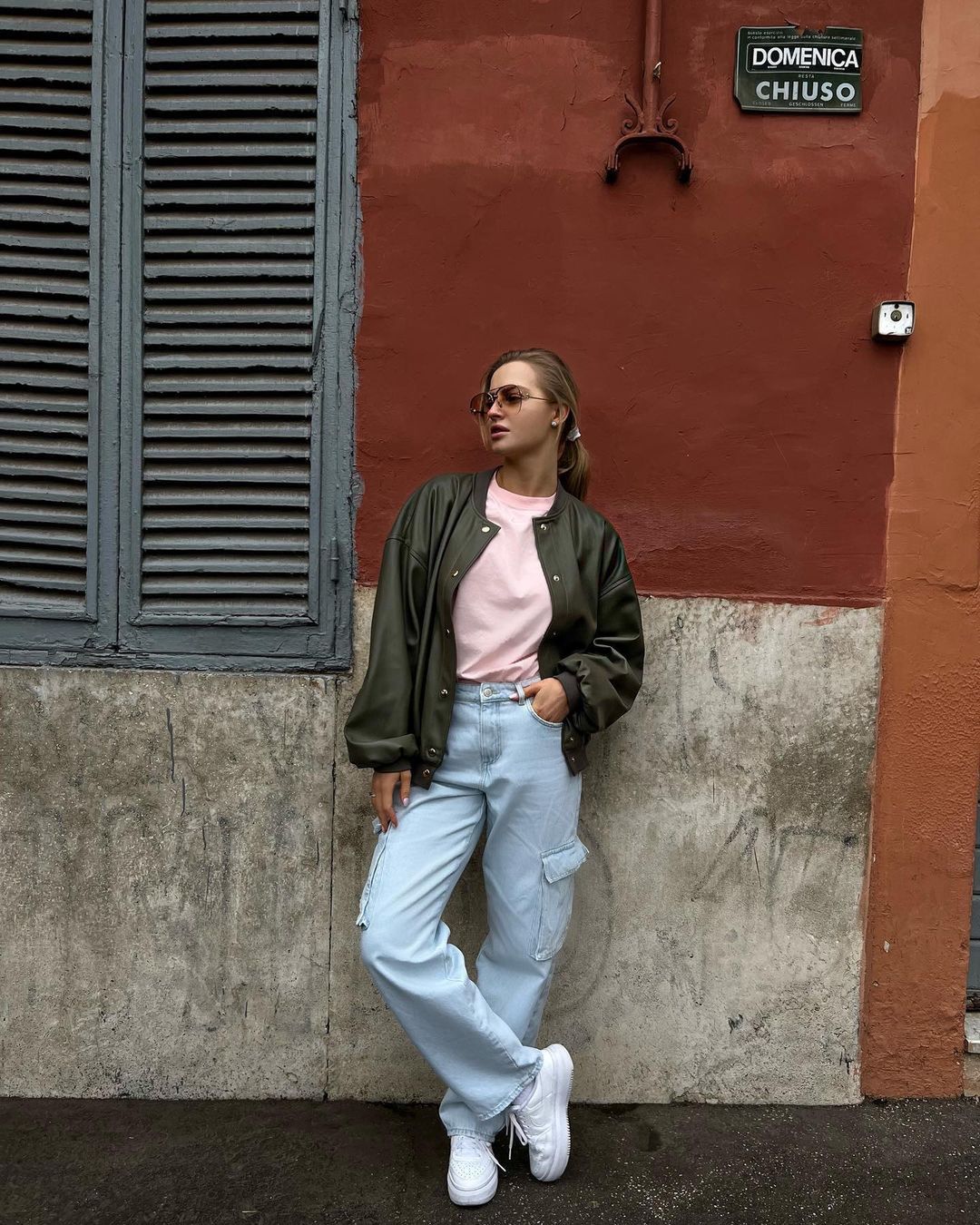 Karolina Pisarek pozuje w sportowej stylizacji / Instagram.com/karolinapisarek
