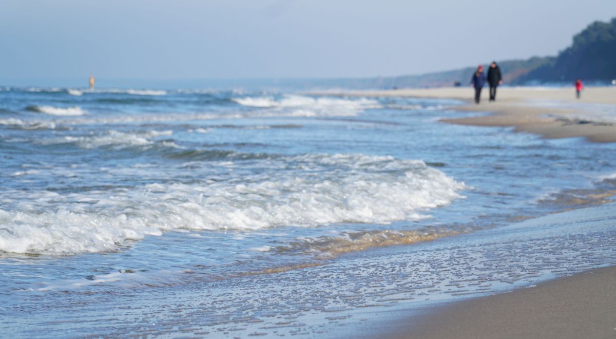 Rodzinny urlop nad polskim morzem. Na kiedy najlepiej go zaplanować?