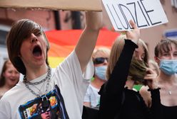 Wrocław. "Jestem człowiekiem, a nie ideologią". Protest przeciwko PiS