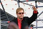 Skandaliczny serial Eltona Johna
