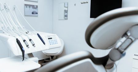 Dentysta skazany. Wyłudził ponad milion złotych z NFZ