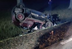 Czołowe zderzenie i dachowanie. Za kierownicą 20-latek