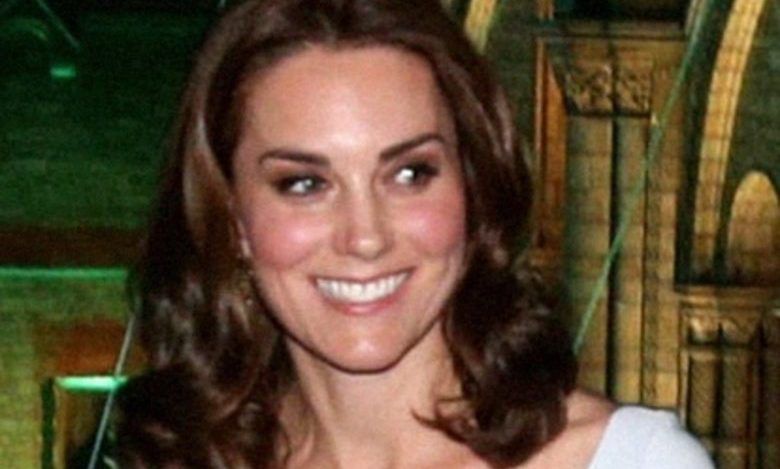 Księżna Kate w nowej fryzurze przemawia w Muzeum Historii Naturalnej w Londynie