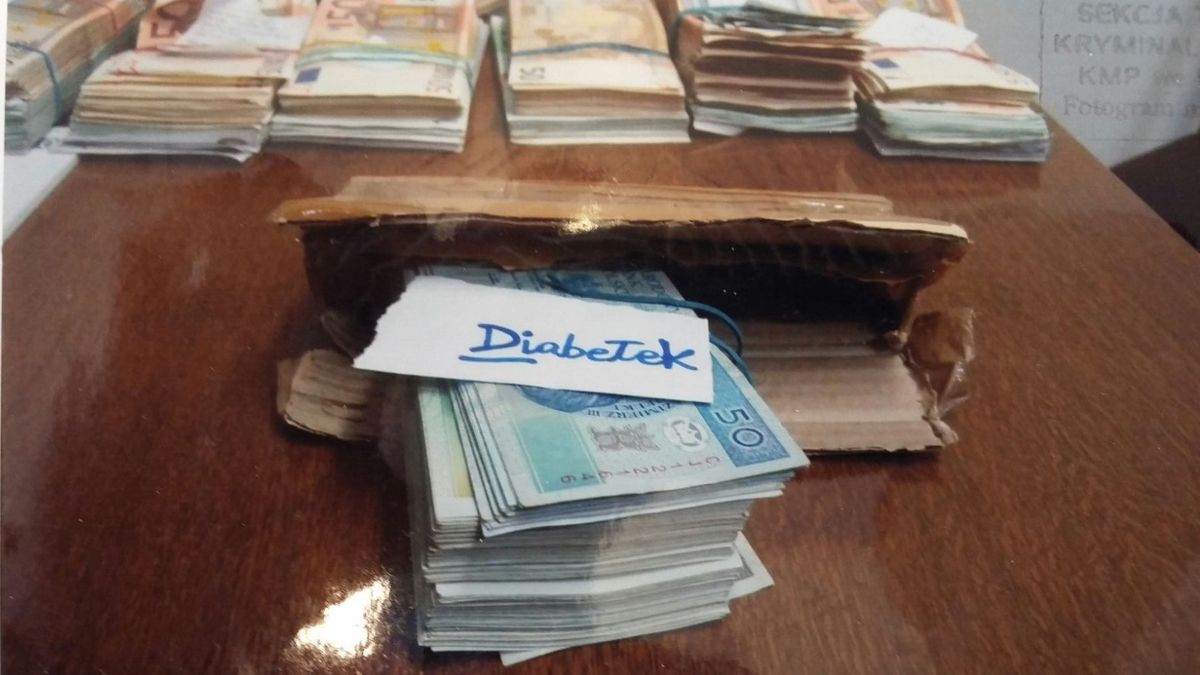 Jedna z kopert zabezpieczonych u Pawła S. Śledczy nie zdołali jednak ustalić, kim jest "Diabełek"