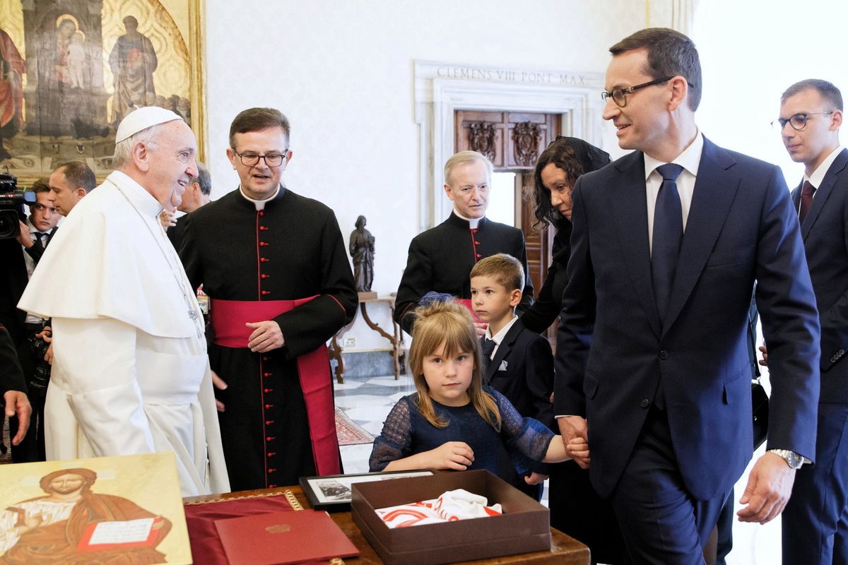 Papież Franciszek poparł Polskę ws. uchodźców. Może tego żałować