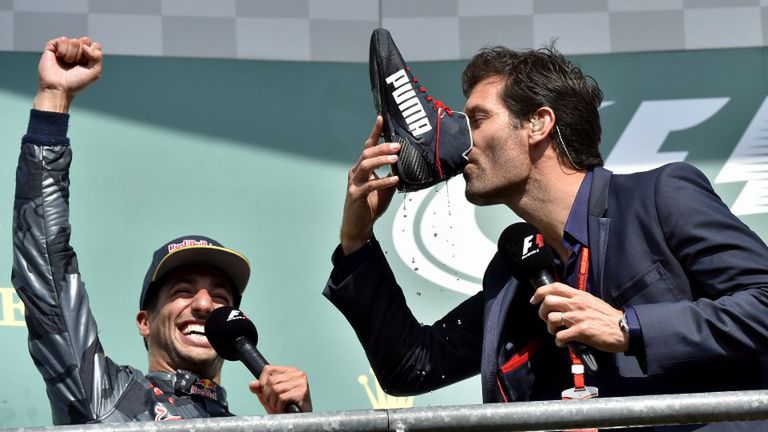 AFP / Na zdjęciu: Daniel Ricciardo, Mark Webber (po prawej)