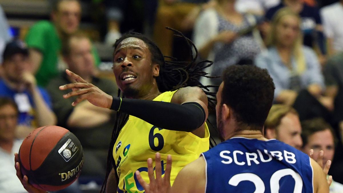 PAP/EPA / Soeren Stache / Robert Lowery