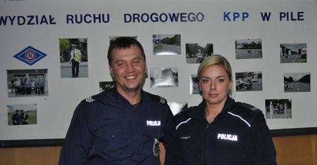 Policjanci eskortowali chorą dziewczynkę do szpitala