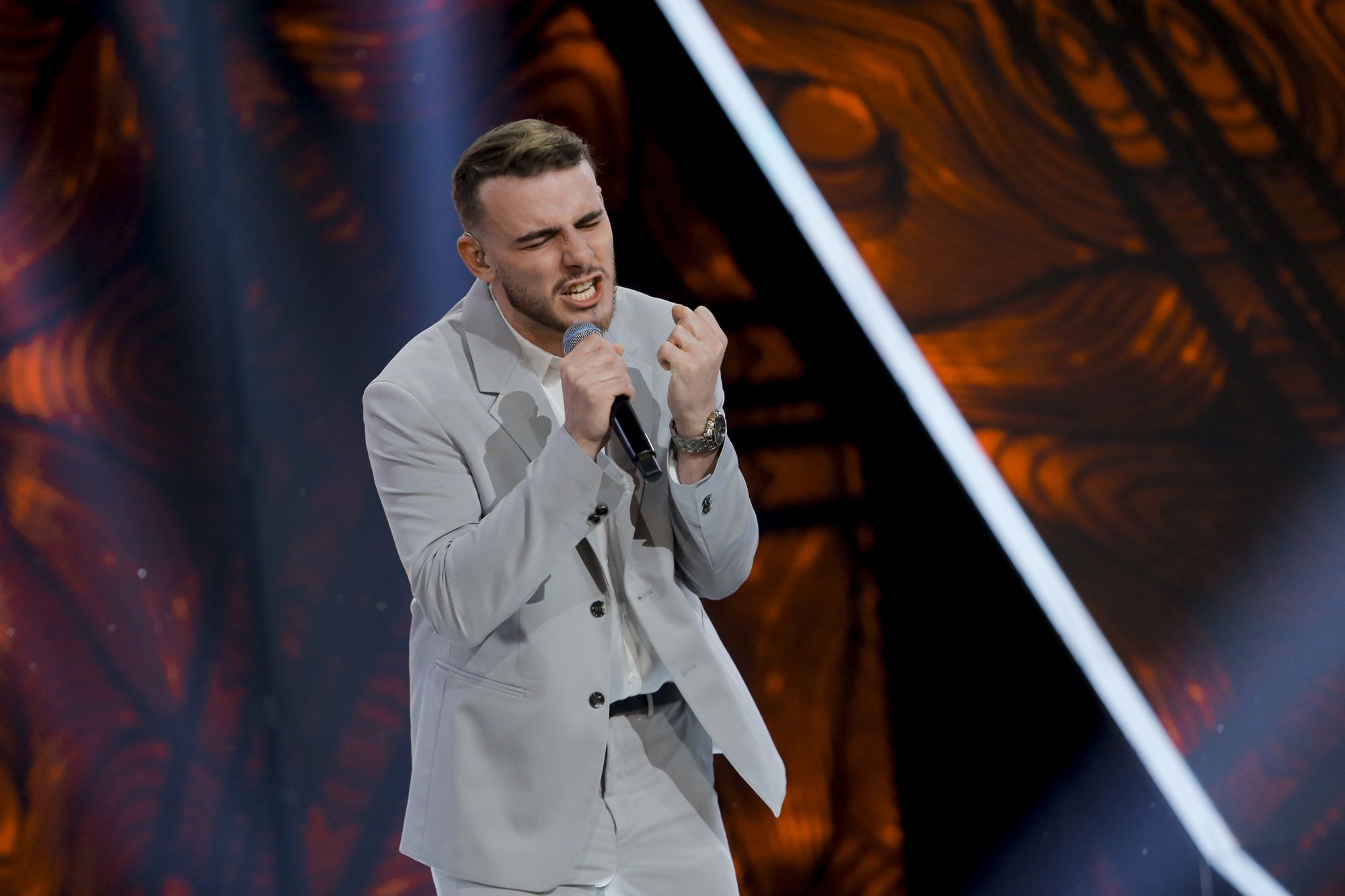 Krystian Ochman faworytem zagranicznych fanów? "River" zyskało wiele pochlebnych komentarzy 