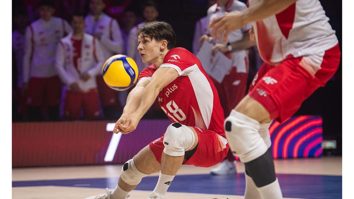 Materiały prasowe / VolleyballWorld / Maksymilian Granieczny w barwach reprezentacji Polski