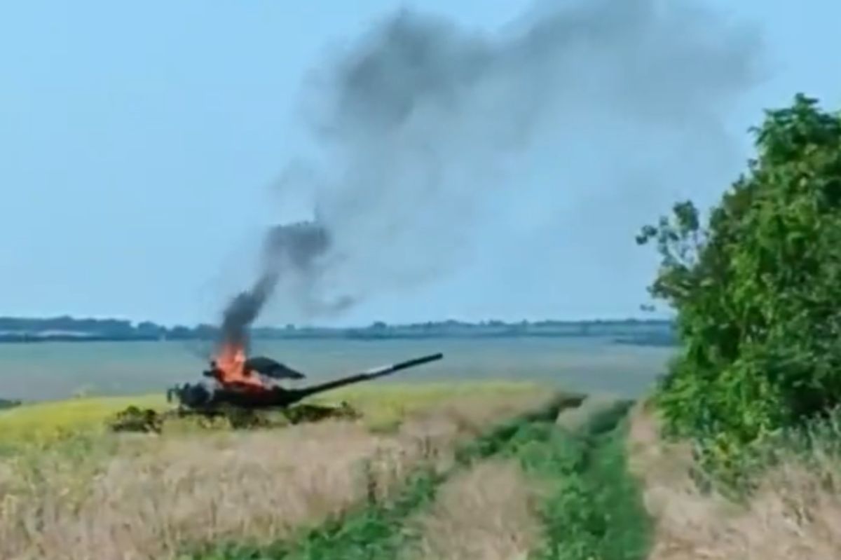 Płonął jak pochodnia. Ukraińcy pokazali "nacierający" rosyjski czołg