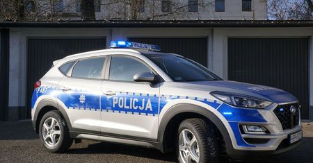 Piekary Śląskie. Policjanci dostali nowy radiowóz, nie są mu straszne wertepy