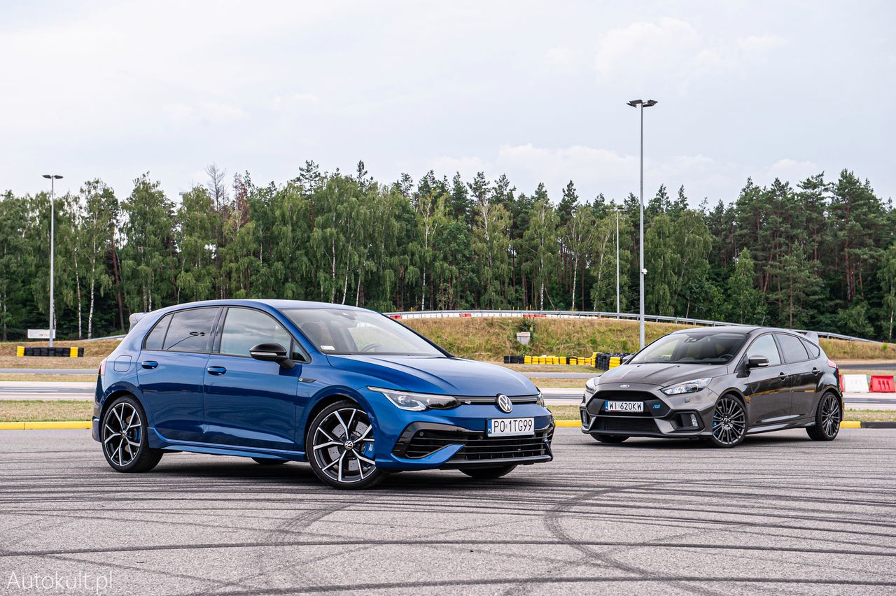 Porównanie: VW Golf R kontra Ford Focus RS. Który lepiej idzie bokiem?