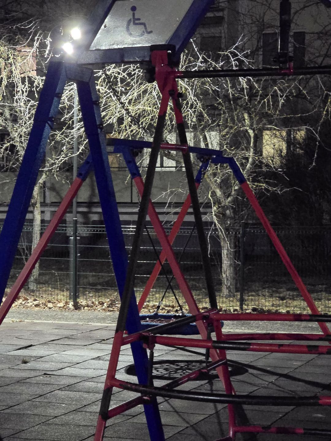 Huśtawka na której doszło do wypadku