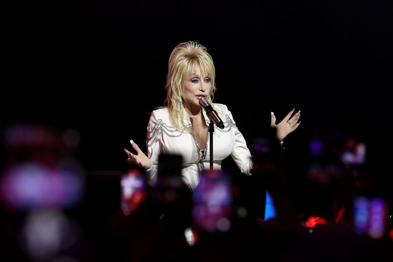 Dolly Parton donates $1M for Hurricane Helene relief effort