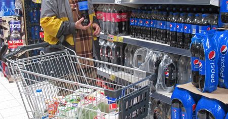 W tych krajach sprzedają gorsze produkty. Wielkie koncerny się tłumaczą