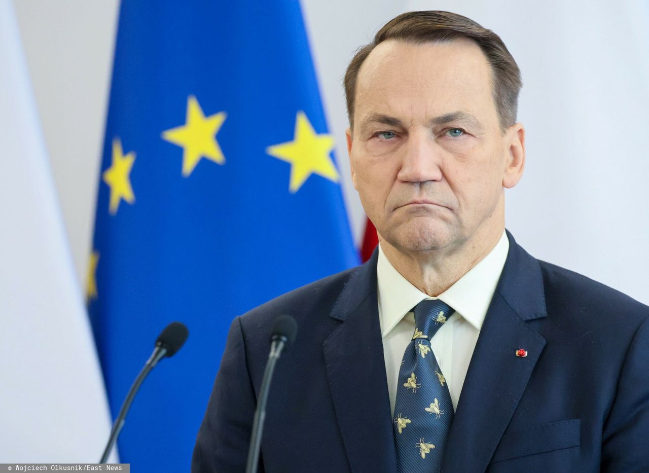 Polskę obejmie mechanizm relokacji migrantów? Sikorski wyjaśnia