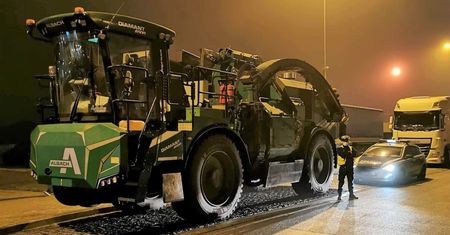 Policja zatrzymała 32-tonową maszynę na autostradzie. Tego się nie spodziewali