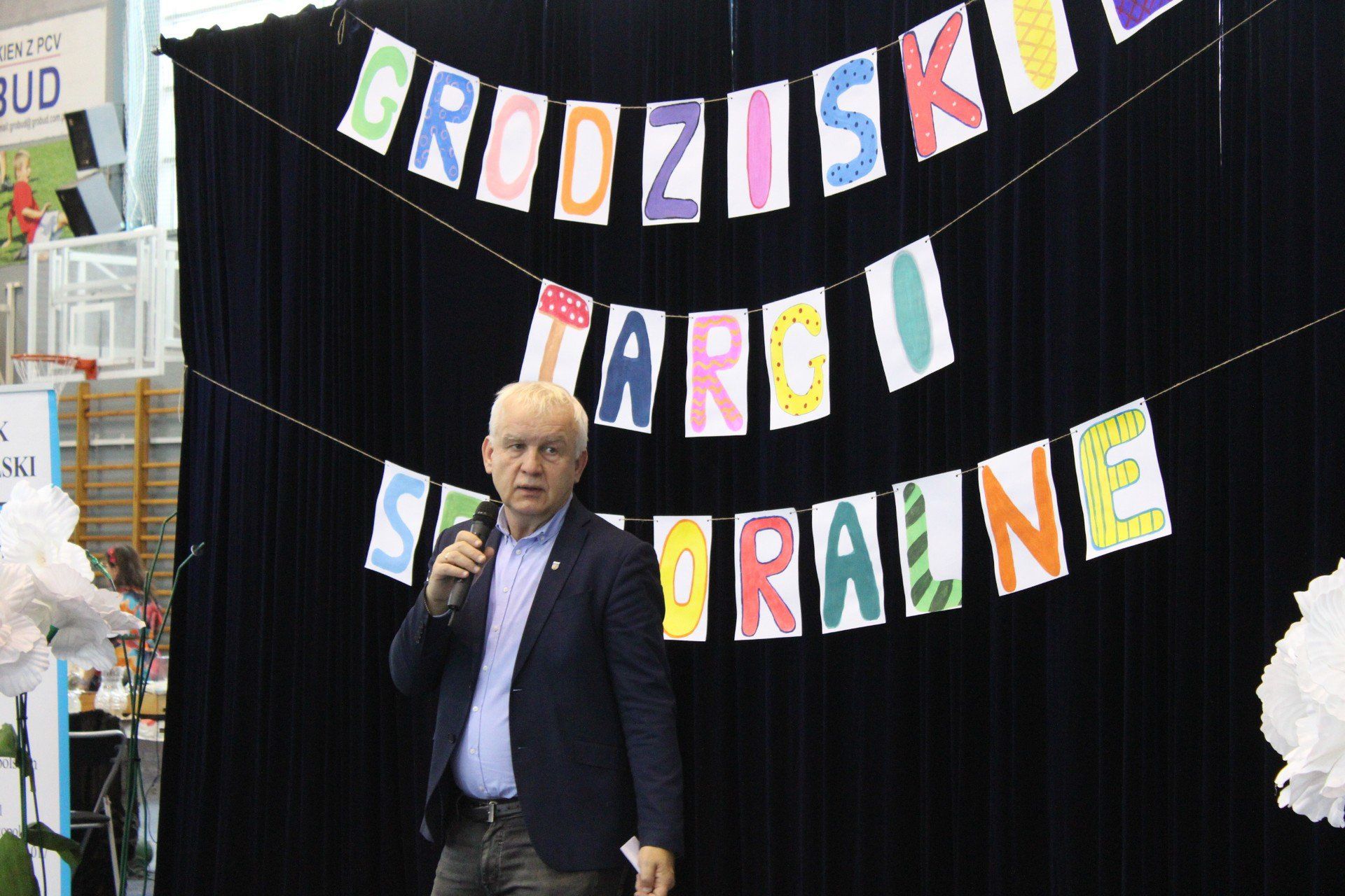 Teatr, wspólny śpiew, pokazy mody i rękodzieło. Za nami Grodziskie Targi Senioralne.