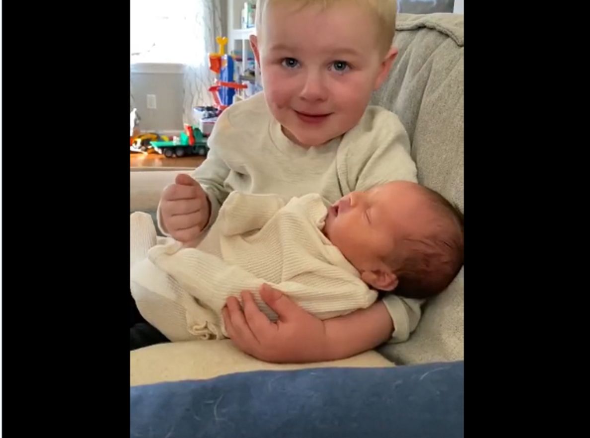 Reakcja chłopca rozczuliła internautów