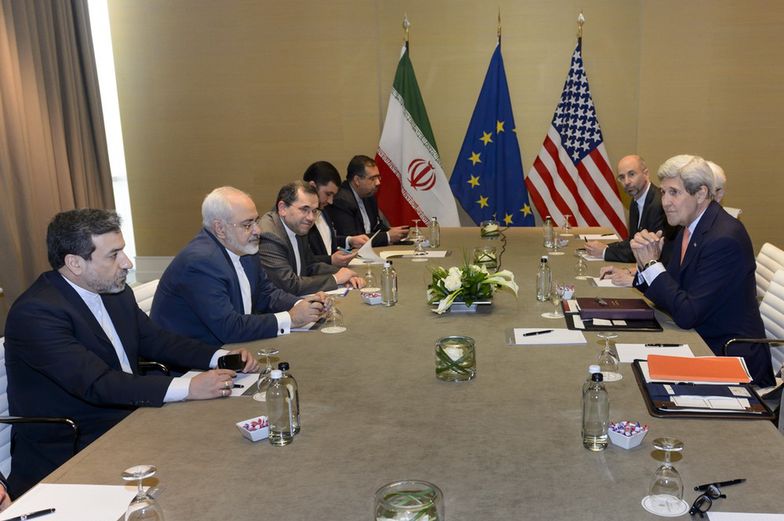 Program atomowy Iranu: przywrócenie sankcji za złamanie porozumienia atomowego