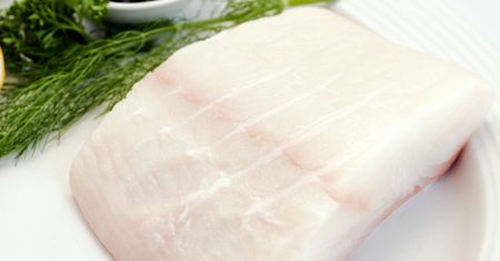 Surowy halibut grenlandzki