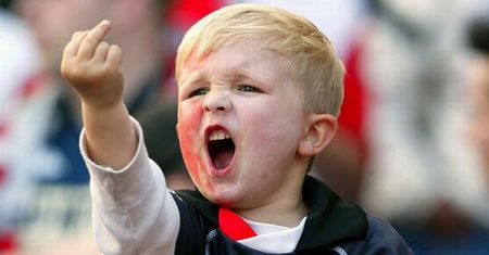 "FIFA robi herbatę z wody po pierogach, a PES je banany w skórce". Jak nie komentować tekstów o grach piłkarskich