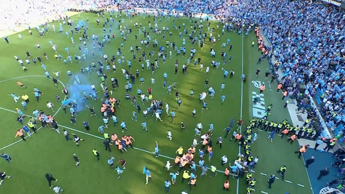 kibice Manchesteru City świętują zdobycie mistrzostwa