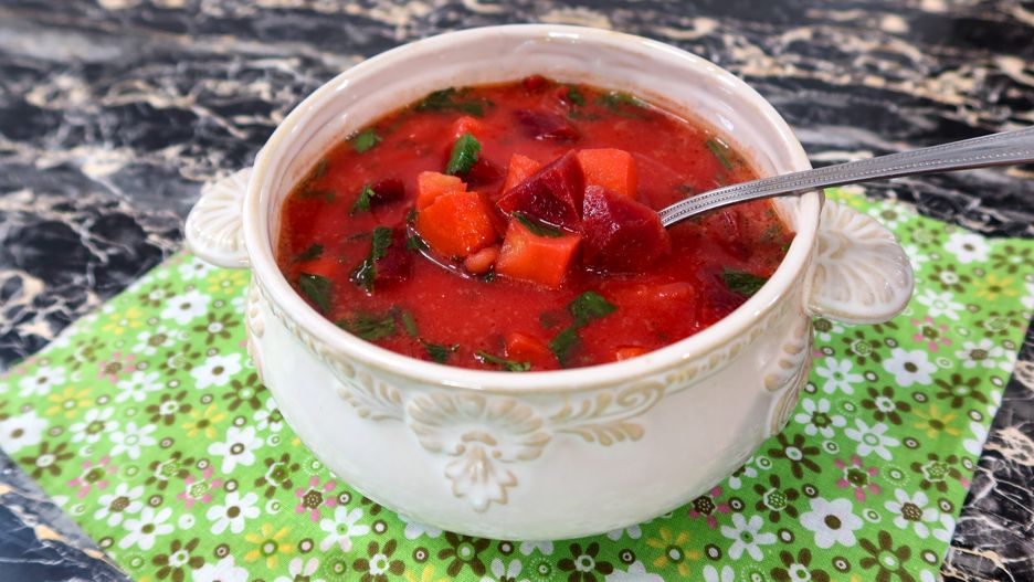 Zupa buraczkowa. Fot.: smakowitedania.com