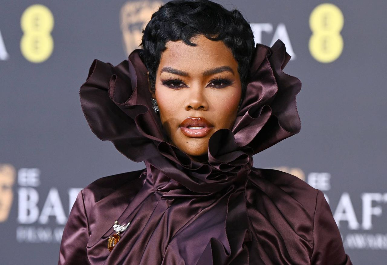 Najdziwniejsza kreacja na BAFTA? Tak zapozowała na czerwonym dywanie