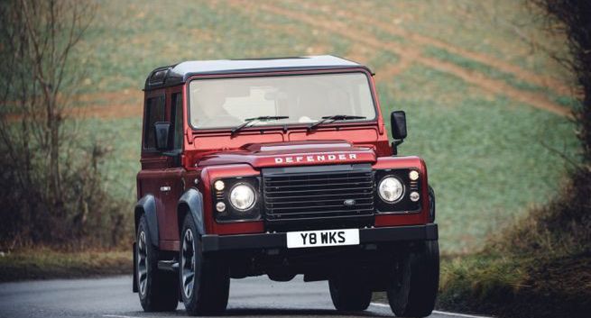 Land Rover Defender w limitowanej wersji na 70-lecie marki (wideo)