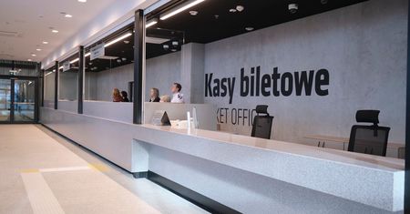 Pasażerowie mogą już korzystać z budynku Dworca Lublin. W środku kasy biletowe, ciepła poczekalnia i bezpłatne toalety
