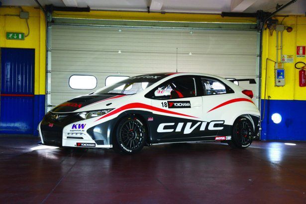 Honda Racing Team i testy wyścigowego modelu Civic