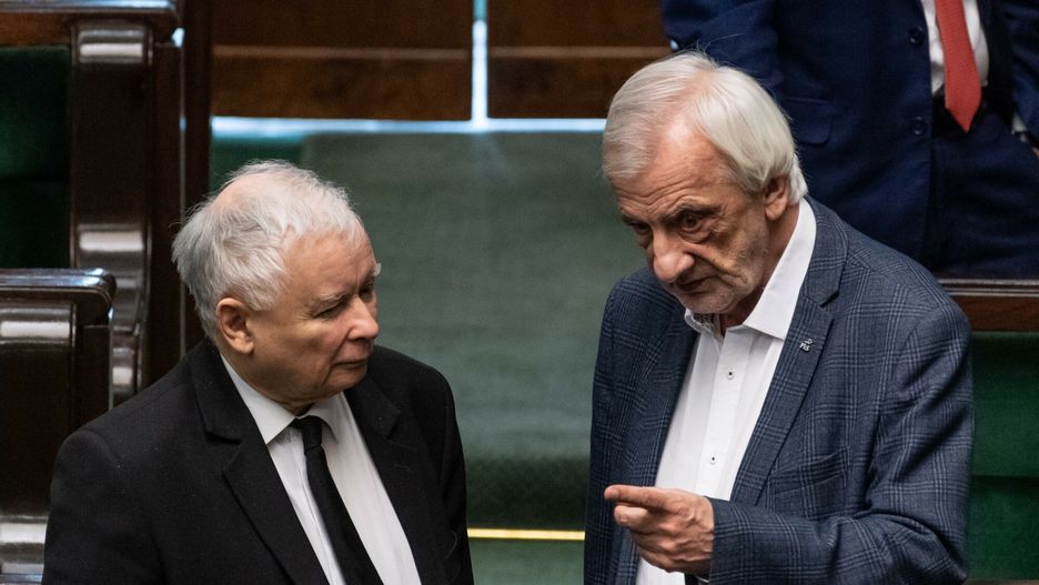 Nowy sondaż. Obóz Jarosława Kaczyńskiego z 9 proc. przewagi nad PO