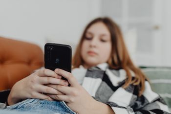 Sąd zakazał 13-latce Instagrama. "Nie chciała jeść, nie chciała pić. Umycie się było dramatem"