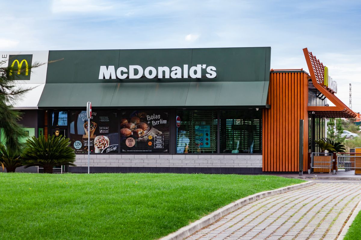 Nowa restauracja w Rydułtowach jest pierwszym obiektem sieci McDonald's z dachem solarnym