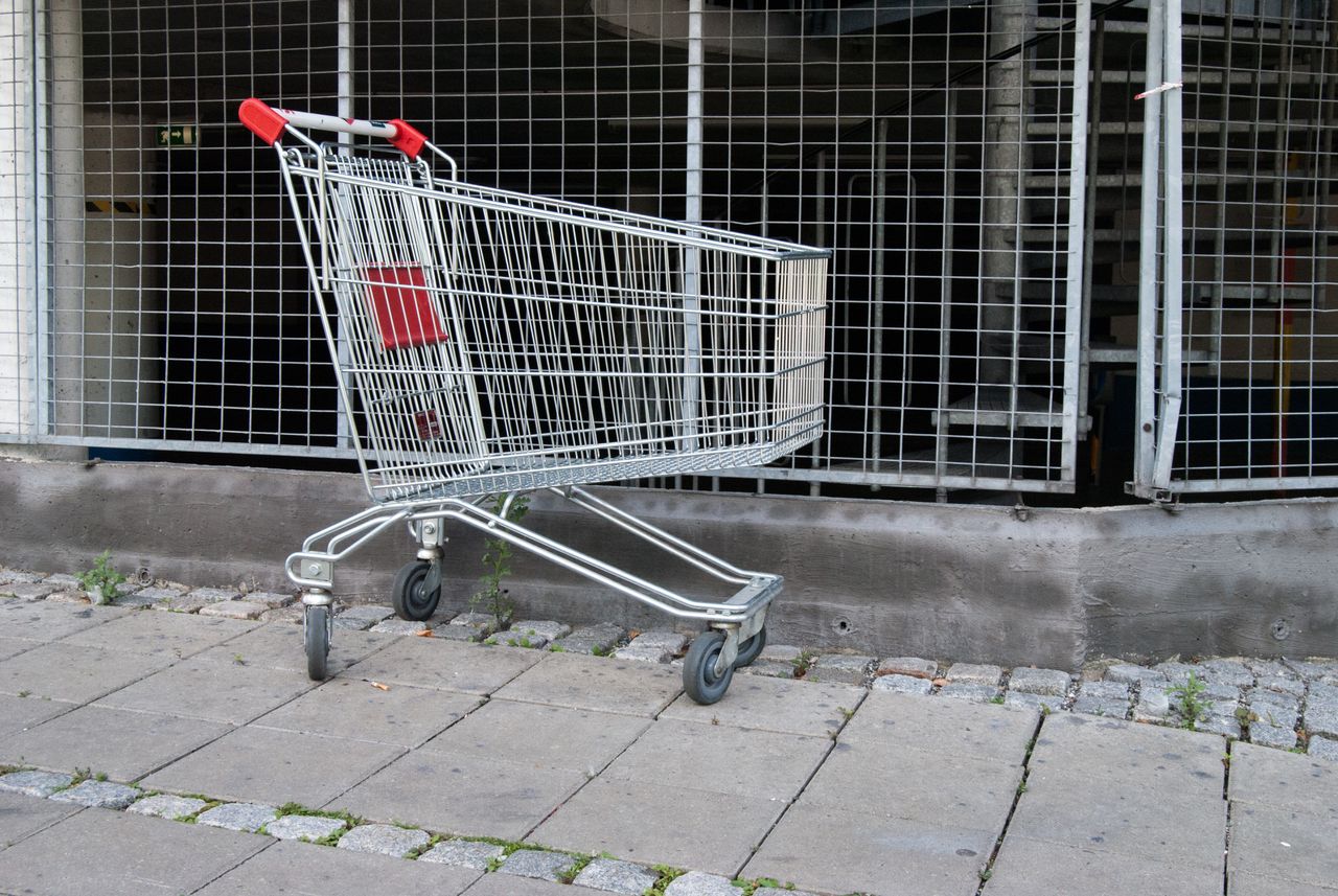 Tak omijają zakaz handlu w niedzielę. Sklep znanej sieci stał się wypożyczalnią rowerów