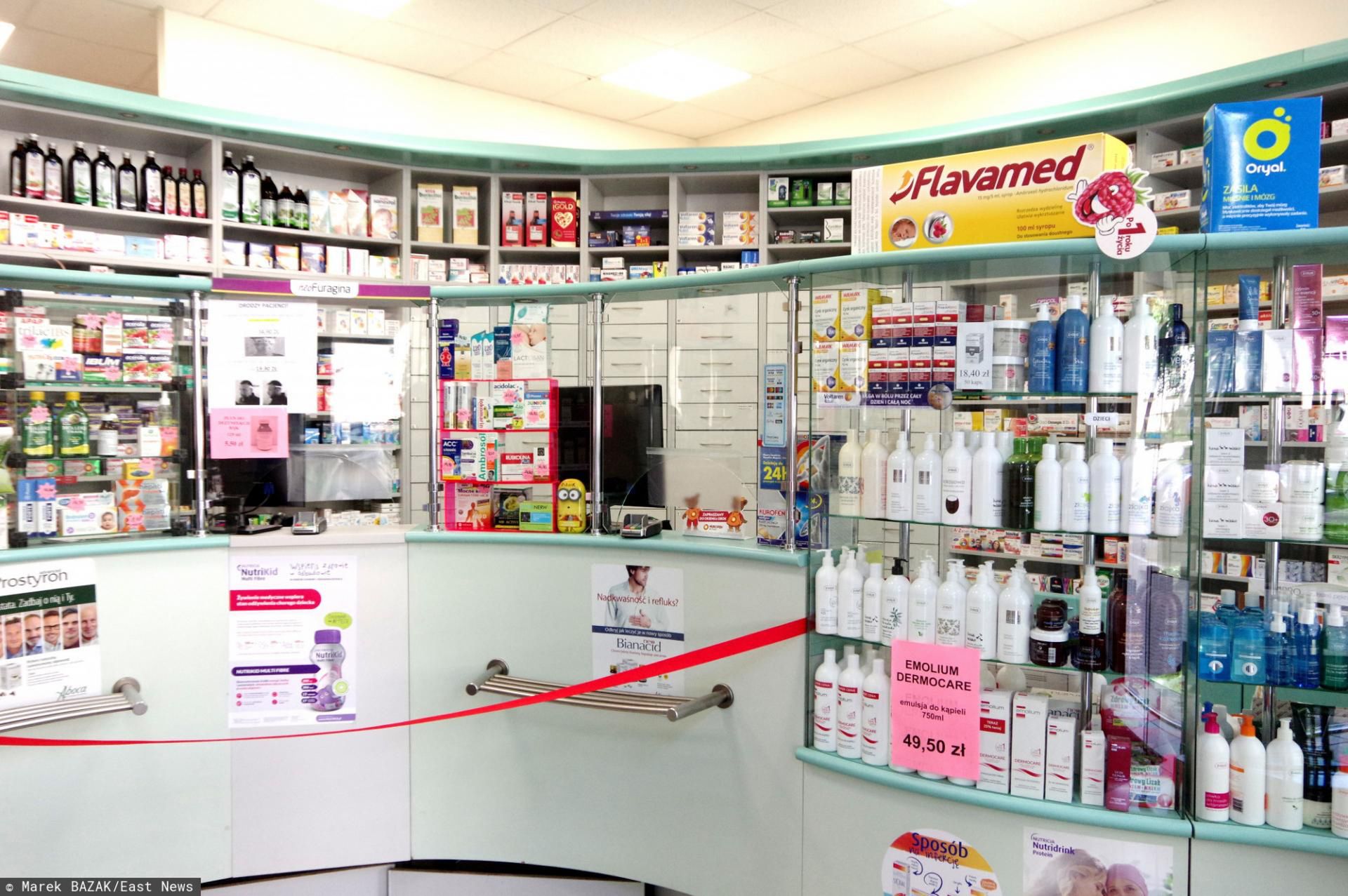 wycofany lek był stosowany m.in. przy przy stanach zapalnych spojówek oka (East News)