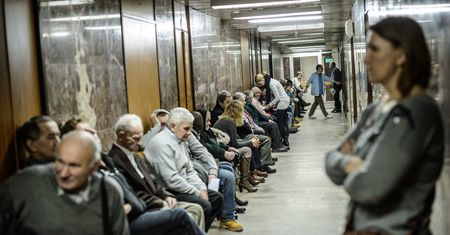 Do lekarza bez kolejki? Rząd opóźnia zmianę prawa