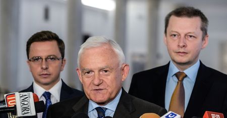Miller rzuca hasło: 2 proc. PKB na naukę
