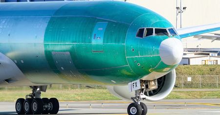 Boeing prezentuje pierwszy egzemplarz 777-8 Freighter. Nowa era cargo