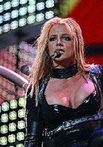 Britney chce nago z Clooneyem