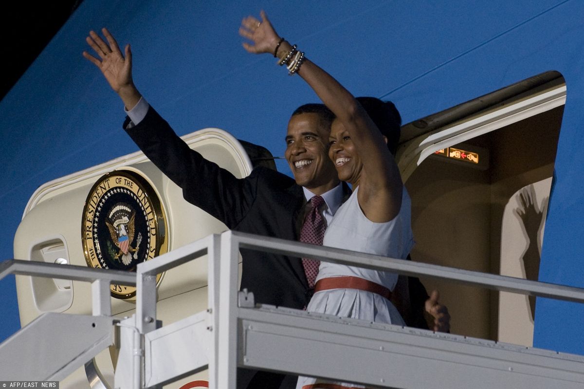 Michelle Obama i Barack Obama świętują rocznicę ślubu. Widać, że są szczęśliwi