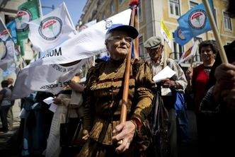 Protesty w Portugalii. Emeryci demonstrują przeciw cięciu emerytur