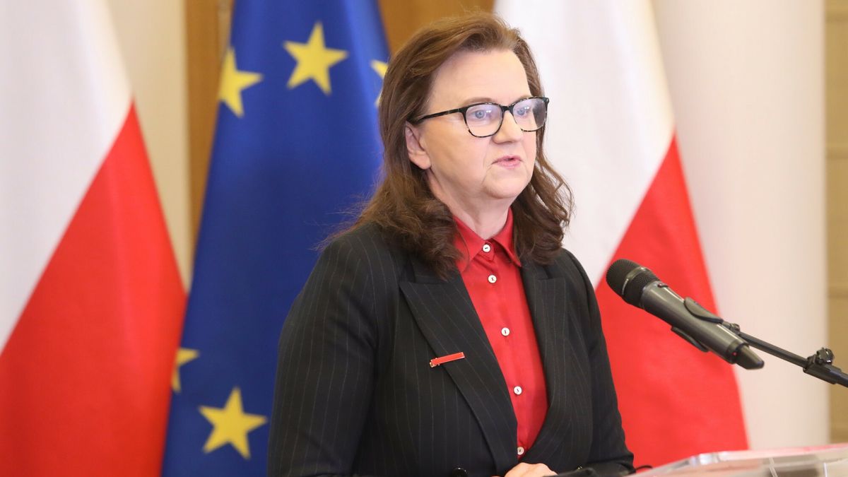 Na zdjęciu prezes ZUS Gertruda Uścińska w trakcie konferencji prasowej