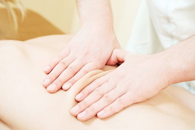 Coraz więcej młodych osób potrzebuje pomocy masażysty
