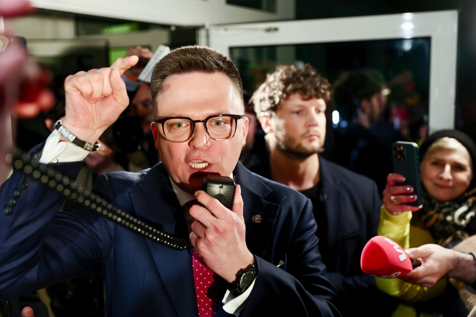 Hołownia pokazał CV. "Bez cenzury, bez ściemy"