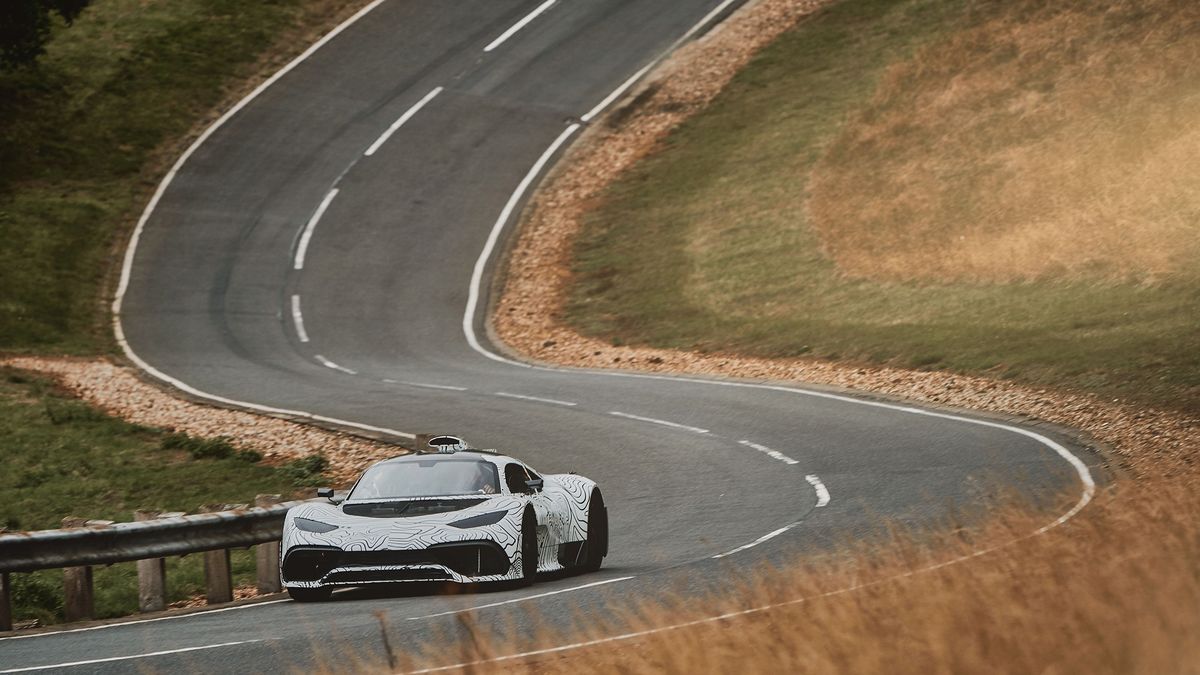 Prototyp Mercedesa-AMG One na drodze