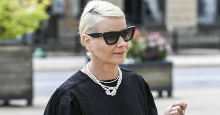 Przechadzała się po włoskich uliczkach. Miała obłędną sukienkę