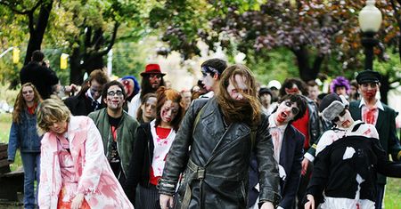 Gracze walczą z zombiakami, a Valve z lagami
